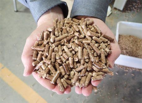 pellet-hands